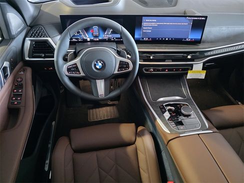 New 2026 BMW X5 xDrive40i w/ M Sport Package image 11