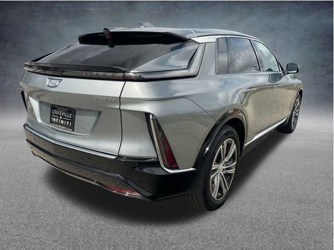 Used 2024 Cadillac Lyriq Luxury w/ LPO, Floor Liner Package AWD/4WD image 8