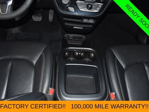 Certified 2025 Chrysler Pacifica Select FWD image 27