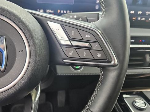Used 2025 Buick Enclave Avenir AWD/4WD image 28