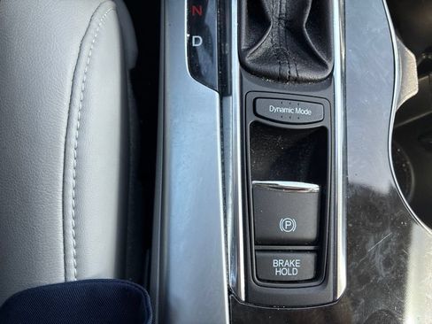 Used 2018 Acura TLX w/ Technology Package FWD image 16