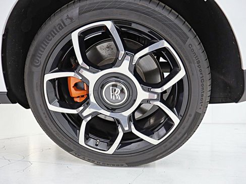 Used 2023 Rolls-Royce Cullinan Black Badge AWD/4WD image 48