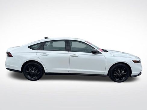 Used 2025 Honda Accord SE image 6