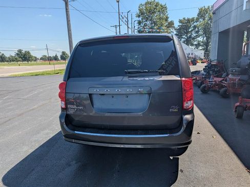 Used 2016 Dodge Grand Caravan R/T FWD image 12