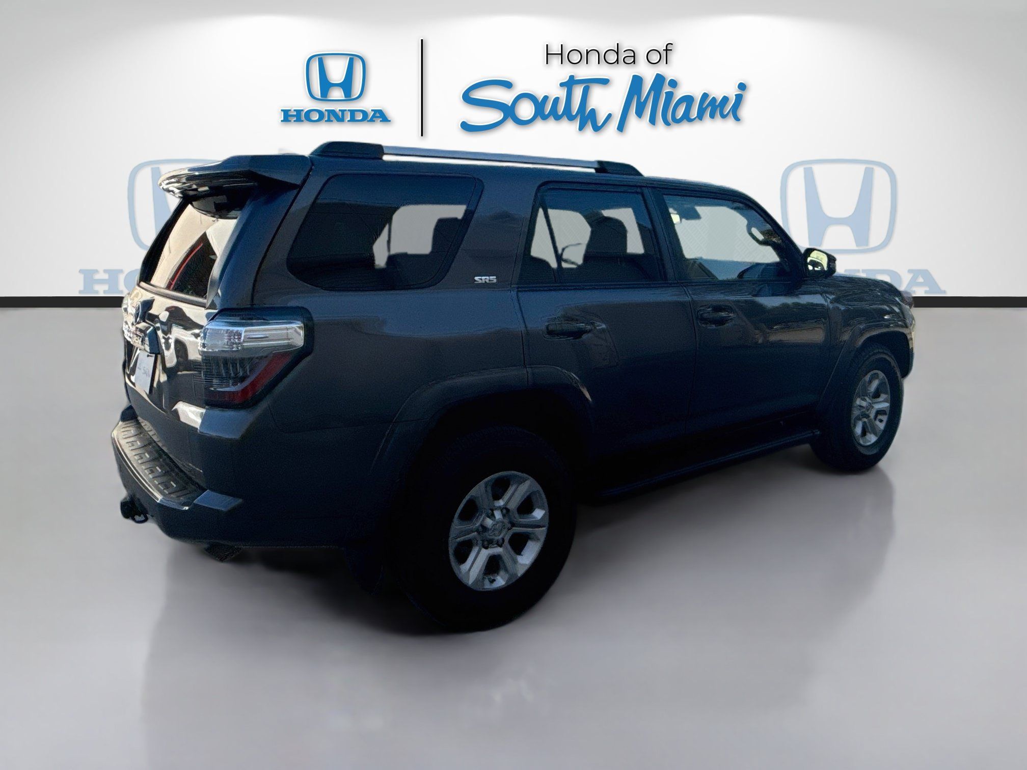 Used 2021 Toyota 4Runner SR5 Premium w/ Moonroof Package RWD image 7