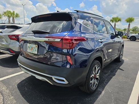 Certified 2022 Kia Seltos SX AWD/4WD image 11