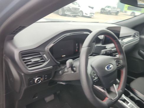 Used 2025 Ford Escape ST-Line Select AWD/4WD image 10