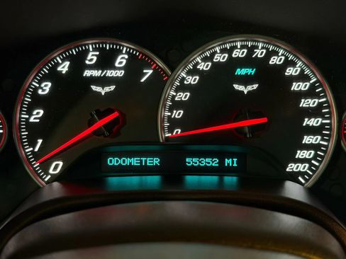 Used 2007 Chevrolet Corvette Coupe w/ Preferred Equipment Group RWD image 12