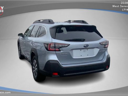 Used 2023 Subaru Outback Premium image 7