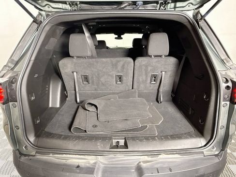 Used 2023 Chevrolet Traverse LT FWD image 24