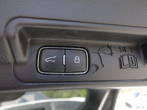 Used 2020 Ford Explorer 4WD image 11