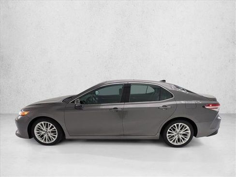 Used 2018 Toyota Camry XLE w/ Audio Package image 9