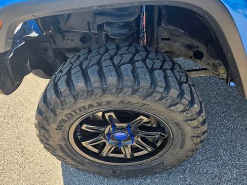 Used 2021 Jeep Gladiator Sport AWD/4WD image 9