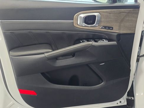 Used 2023 Kia Sorento SX Prestige image 35