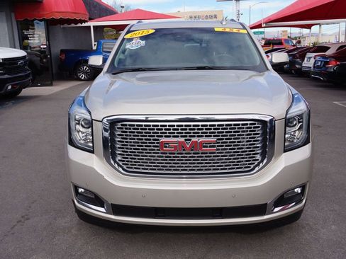 Used 2015 GMC Yukon Denali w/ Premium Package image 14