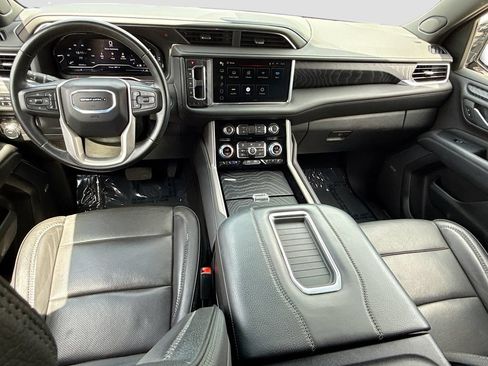 Used 2024 GMC Yukon XL Denali AWD/4WD image 15