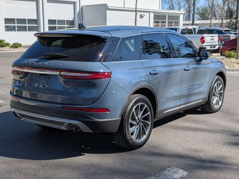 Used 2023 Lincoln Corsair Standard w/ Equipment Group 101A image 3