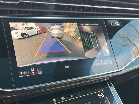 Certified 2025 Audi Q7 2.0T Premium w/ Convenience Plus Package image 15