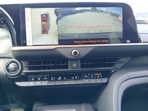 Used 2023 Toyota Crown Platinum image 21