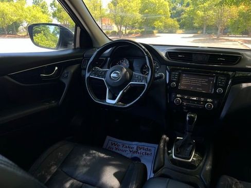 Used 2017 Nissan Rogue Sport SL AWD/4WD image 29