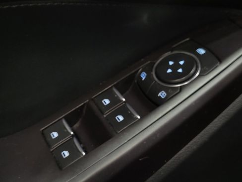 Used 2020 Ford Explorer XLT w/ Comfort Package AWD/4WD image 27