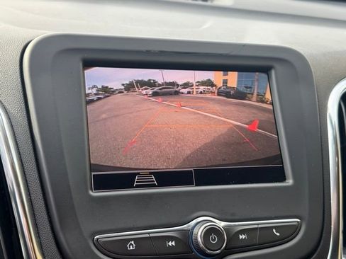 Used 2024 Chevrolet Equinox LT FWD image 24