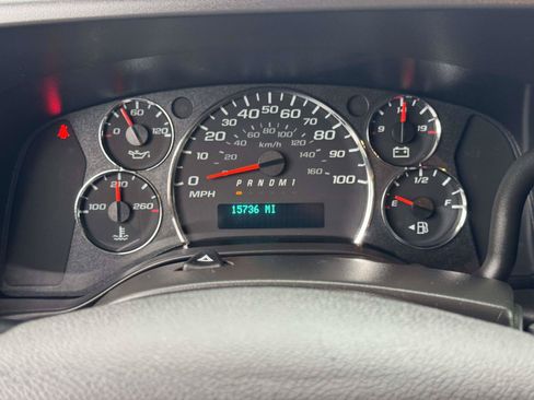 Used 2024 GMC Savana 2500 w/ Driver Convenience Package RWD image 7