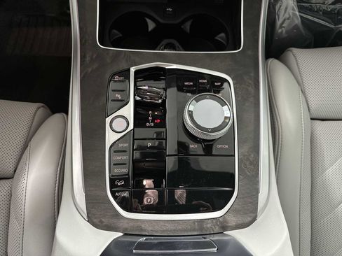 New 2026 BMW X5 xDrive40i w/ Executive Package image 17