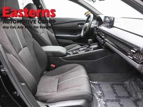 Used 2025 Honda Accord Sport image 25