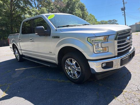 Used 2017 Ford F150 XLT w/ Equipment Group 301A Mid RWD image 10
