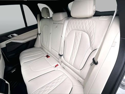 Used 2024 BMW X5 sDrive40i w/ M Sport Package RWD image 21