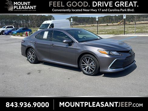 Used 2024 Toyota Camry XLE w/ Navigation Package image 1