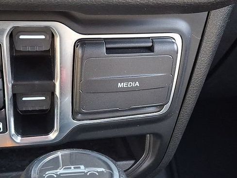 Used 2024 Jeep Gladiator Sport AWD/4WD image 29