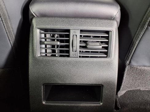 Used 2024 Mitsubishi Outlander SE image 12