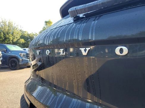 Used 2026 Volvo XC40 B5 Plus AWD/4WD image 6