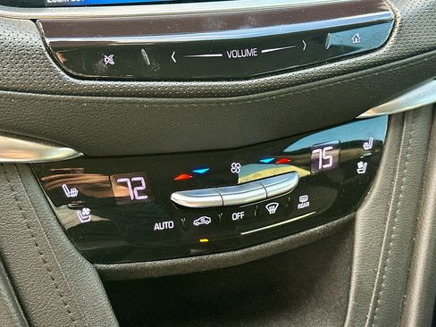 Used 2018 Cadillac XT5 Premium Luxury image 16