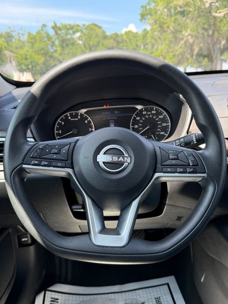 Used 2025 Nissan Altima 2.5 SV FWD image 19