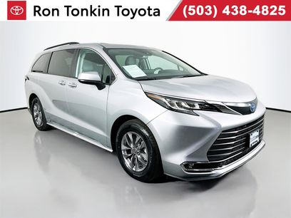 Used 2023 Toyota Sienna XLE
