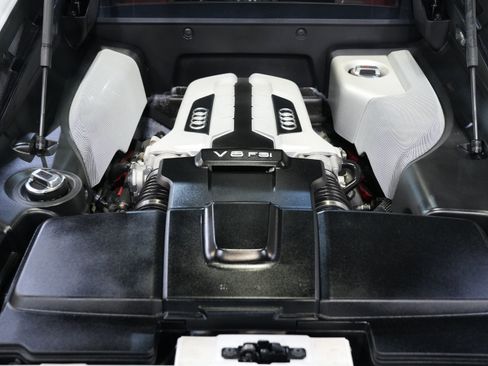 Used 2014 Audi R8 V8 image 47
