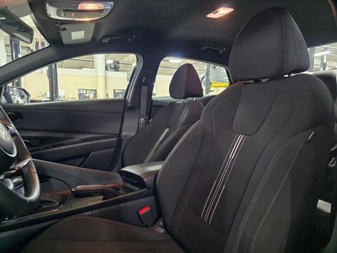 Certified 2025 Hyundai Elantra Sport FWD image 22