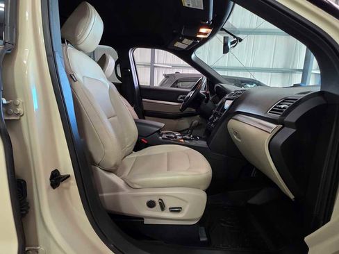 Used 2018 Ford Explorer XLT w/ Equipment Group 202A image 26