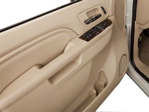 Used 2010 Cadillac Escalade ESV Platinum AWD/4WD image 12