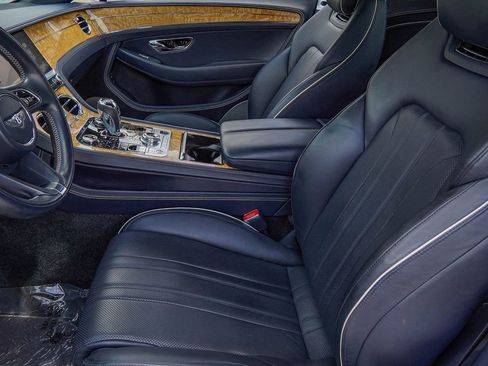 Used 2021 Bentley Continental GT image 20