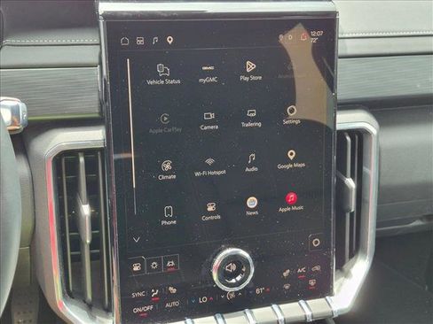 Used 2026 GMC Acadia Elevation w/ Elevation Premium Package FWD image 12