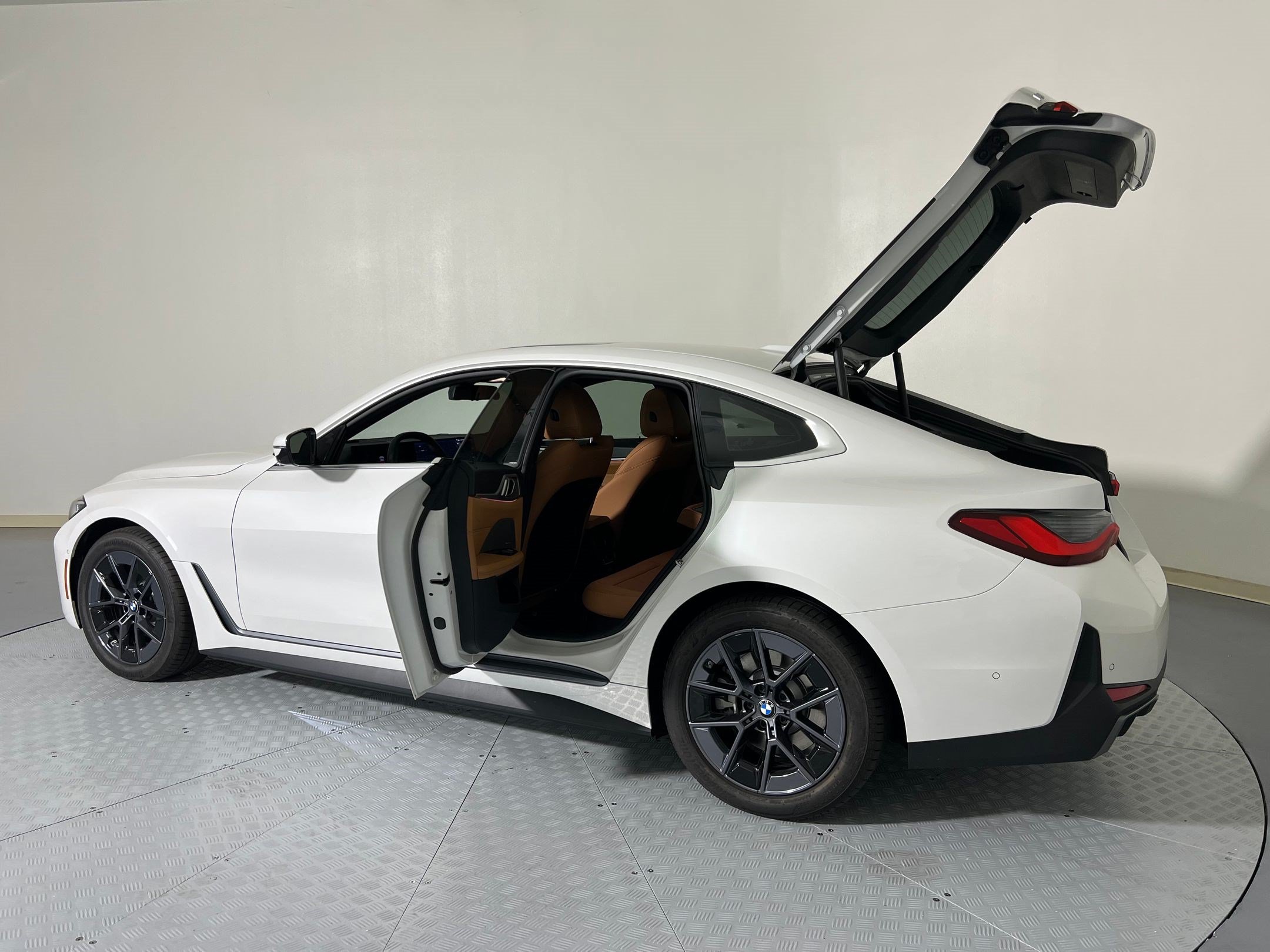 Used 2026 BMW i4 eDrive40 w/ Premium Package RWD image 35