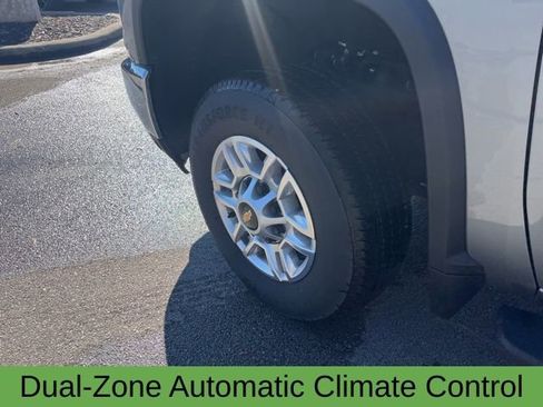 Used 2025 Chevrolet Silverado 2500 LT w/ Convenience Package image 10