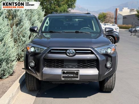 Used 2022 Toyota 4Runner SR5 Premium w/ Moonroof Package AWD/4WD image 2