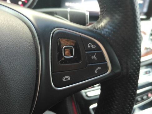 Used 2017 Mercedes-Benz E 300 4MATIC image 40