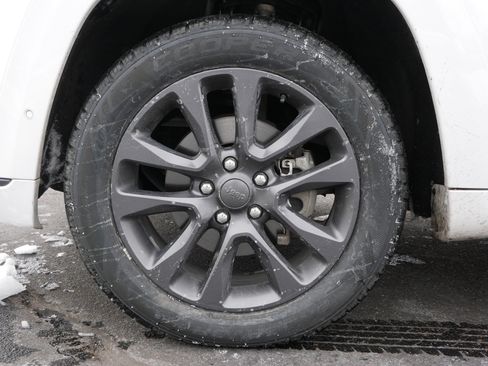 Used 2018 Jeep Grand Cherokee High Altitude image 15