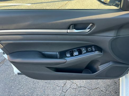 Certified 2025 Nissan Altima 2.5 SR image 19